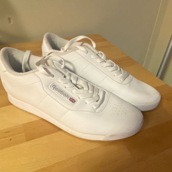 Women’s Reeboks - Picture 4 of 5